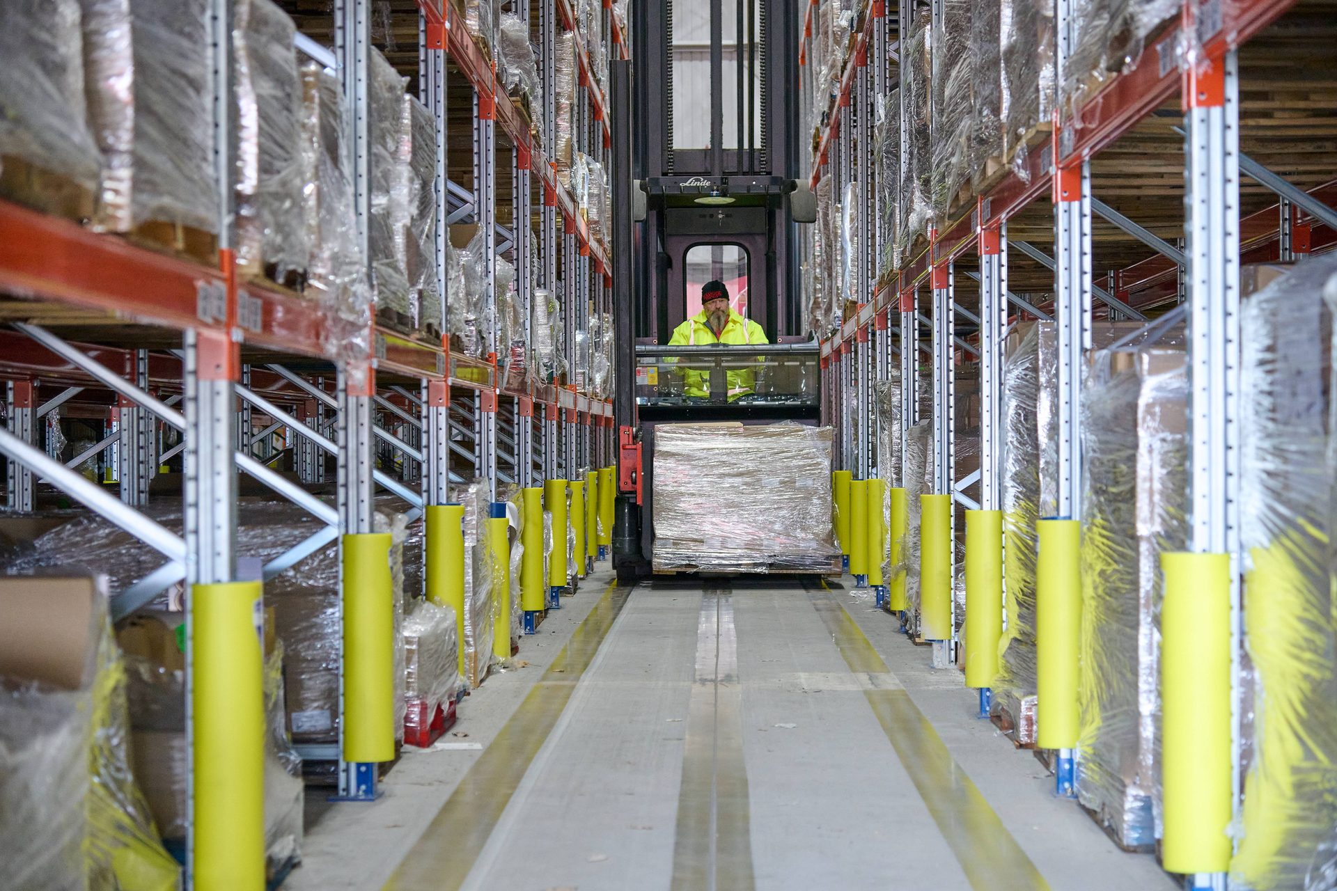 cardfactory manufacturing colleague photo 6